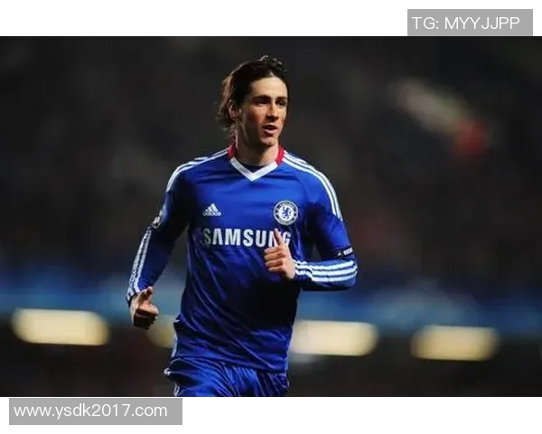 足球明星牛仔穿搭大揭秘时尚潮流引领者的独特风格展示 足球明星牛仔穿搭大揭秘时尚潮流引领者的独特风格展示